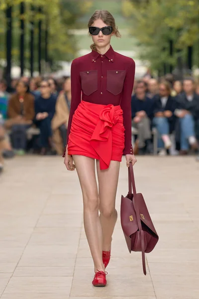 Look 44